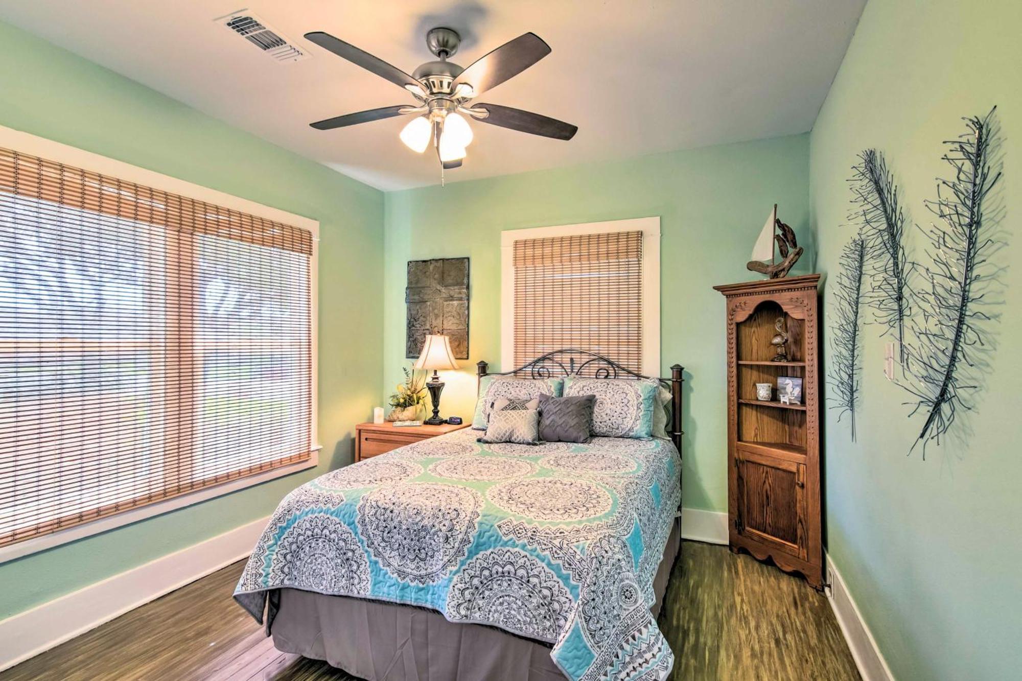 Quaint Galveston Vacation Home - Central Location! المظهر الخارجي الصورة
